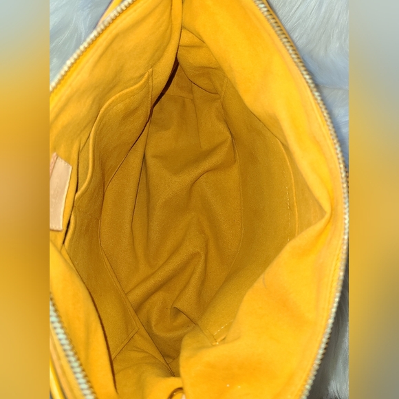 ❌SOLD❌ 💛Louis Vuitton Pallas MM💛 - Picture 11 of 16